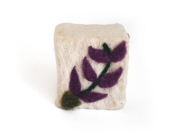 Lavanta Çiçeği İşlenmiş Keçeli Sabun 100 gr